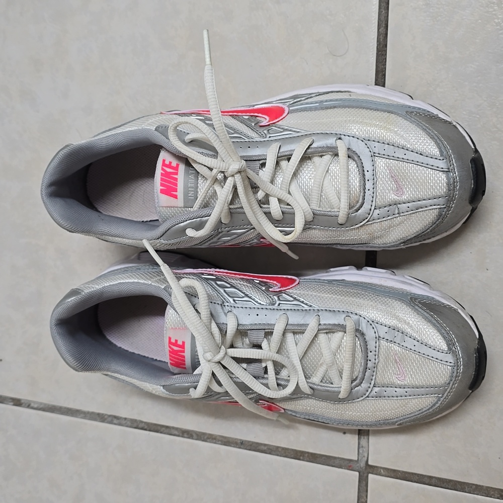 Nike initiator women running shoes size10